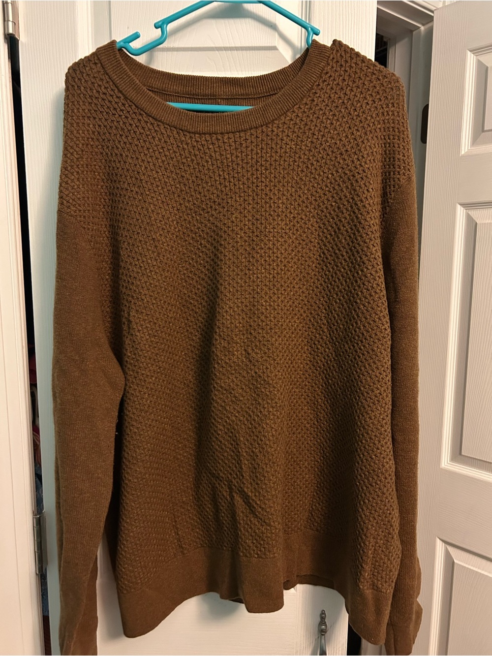 UNTUCKit Men's Brown Textured Crewneck Sweater